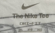 Load image into Gallery viewer, Big Apple Big Love Tee (Size 3XL)
