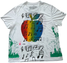 Load image into Gallery viewer, Big Apple Big Love Tee (Size 3XL)
