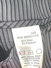 Load image into Gallery viewer, Basket B. All  Blazer (Size 38R)
